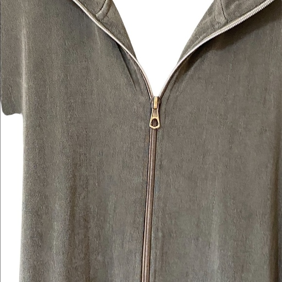 Chico's Travelers Lightweight Full Zip-Up Jacket in Olive Green - Picture 3 of 6